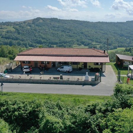 Casa Vacanze Mombarcaro Exterior foto
